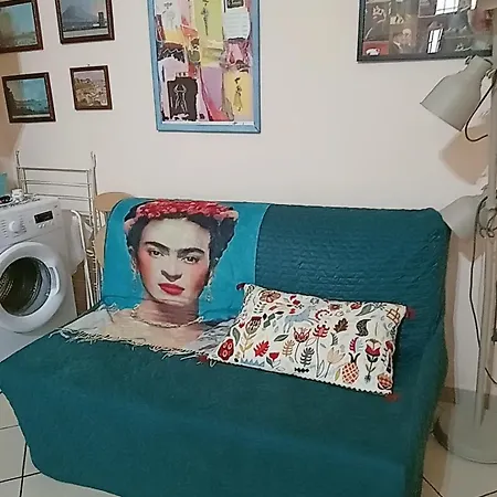 Donna Manu- Centralissima Tra Stazione Ed Aeroporto * Napoli